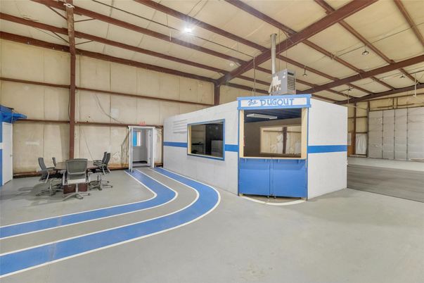Fitness Equipment, Interior, Wooden Beams