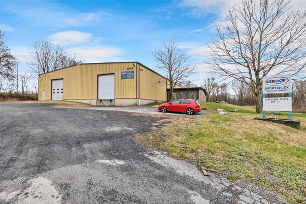 Detached Garage, Exterior