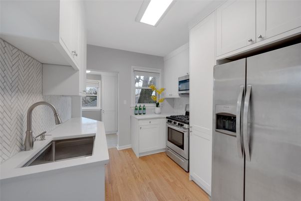 Interior, Kitchen, Stainless Steel Appliances, Wood Texture Flooring