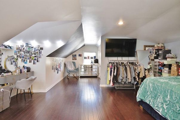 Interior, Recessed Lighting, Walk-in Closets, Wood Texture Flooring