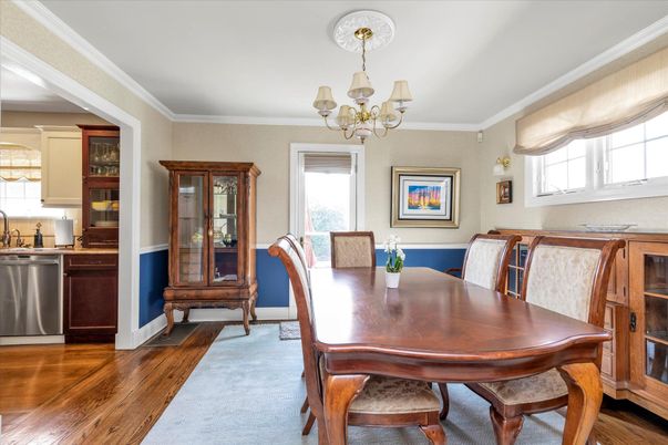 Chandelier, Dining room, Interior, Kitchen, Wood Texture Flooring