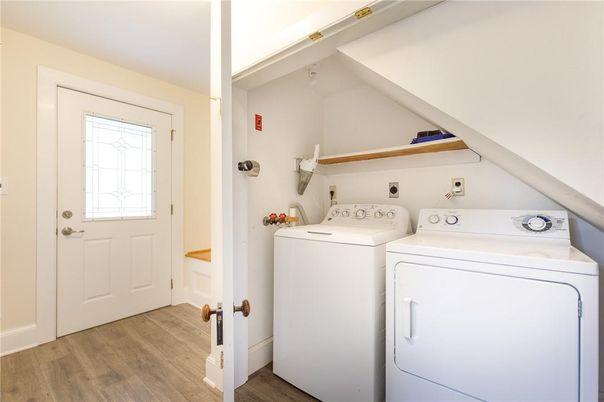 Interior, Utility Closets, Washer, Wood Texture Flooring