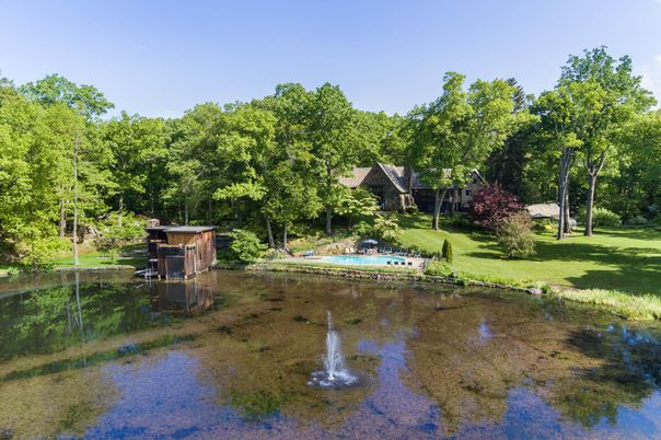 Exterior, Lake
