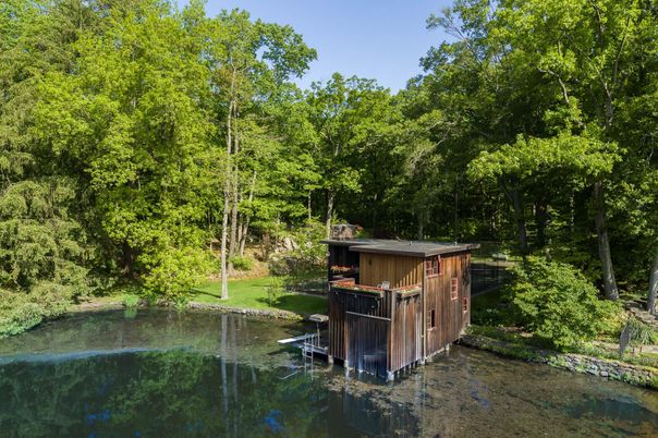 Exterior, Hot Tub, Lake