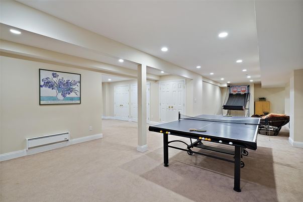 Game Room, Interior, Recessed Lighting