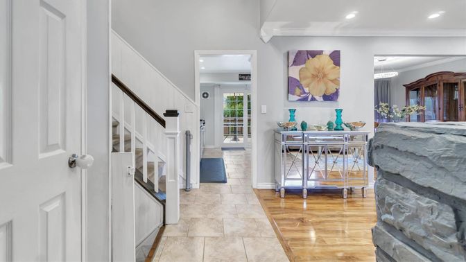 Chandelier, Dining room, Interior, Pendant Lights, Recessed Lighting, Wood Texture Flooring
