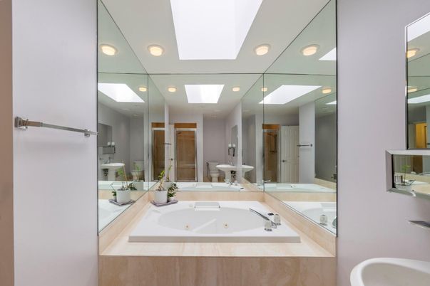 Bathroom, Dual Sink Vanities, Interior, Recessed Lighting