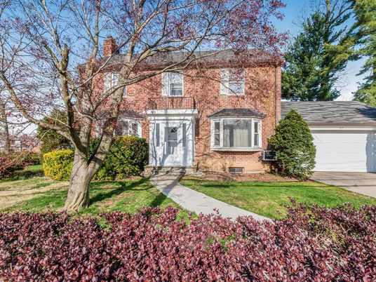 Attached, Exterior, Facade, Brick Facade, French Provincial