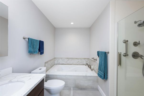 Bathroom, Interior, Recessed Lighting