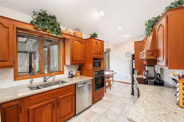 Dining room, Interior, Kitchen, Recessed Lighting