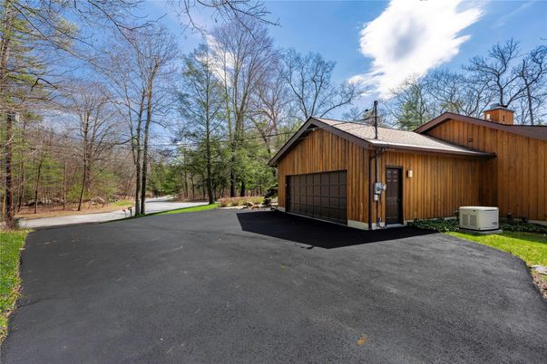 Detached Garage, Exterior