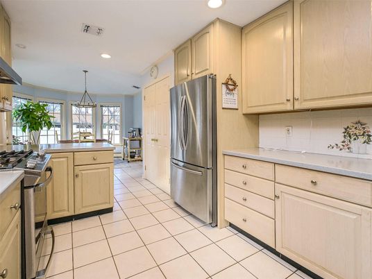 Dining room, Interior, Kitchen, Pendant Lights, Recessed Lighting, Stainless Steel Appliances
