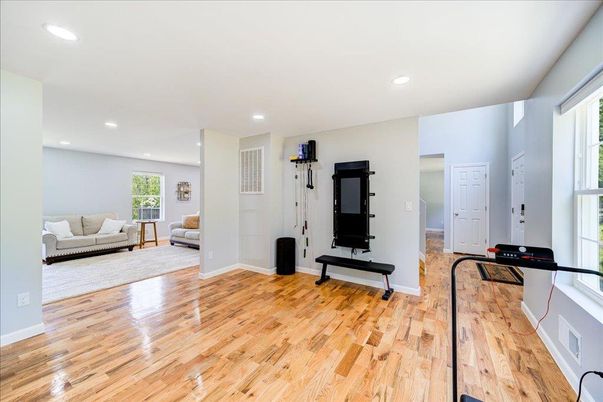 Interior, Recessed Lighting, Wood Texture Flooring