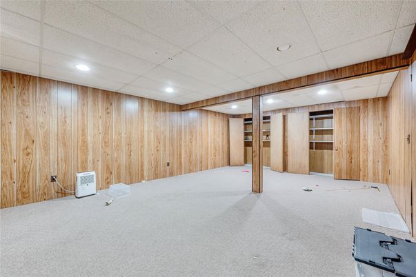 Empty room, Interior, Recessed Lighting, Wooden Walls