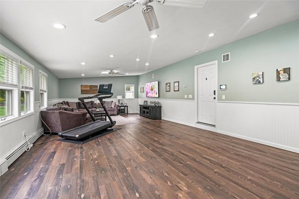 Fitness Equipment, Interior, Recessed Lighting, Wood Texture Flooring