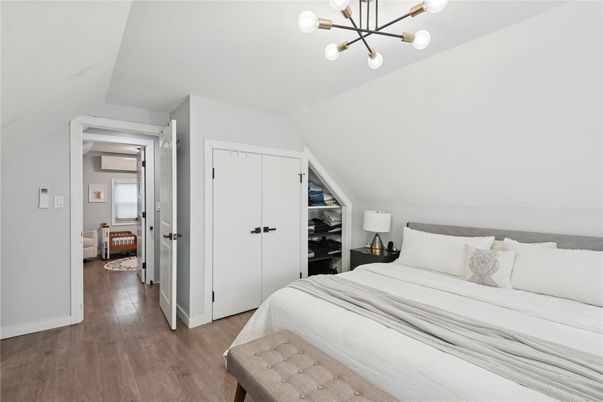 Bedroom, Interior, Pendant Lights, Wood Texture Flooring