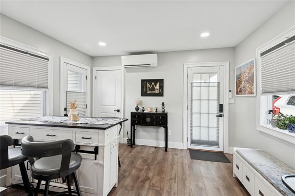 Interior, Recessed Lighting, Wood Texture Flooring