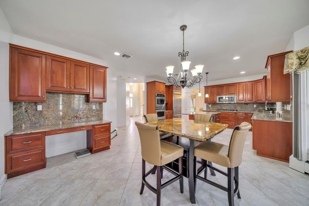 Chandelier, Dining room, Interior, Kitchen, Recessed Lighting, Stainless Steel Appliances
