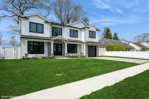 Attached, Exterior, Facade, Farmhouse