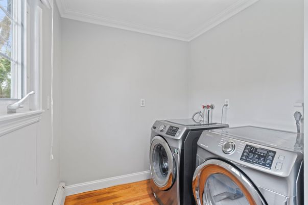 Interior, Washer, Wood Texture Flooring