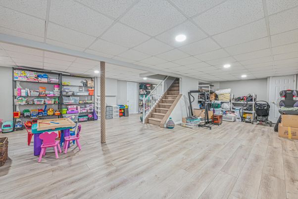 Interior, Recessed Lighting, Wood Texture Flooring