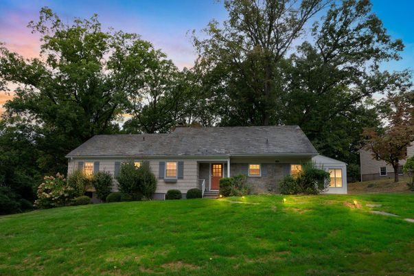 Backyard, Exterior, Facade, Cape Cod