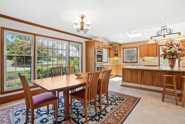 Chandelier, Dining room, Interior, Kitchen, Recessed Lighting, Stainless Steel Appliances