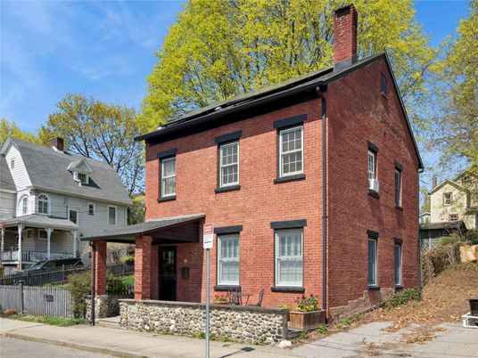 Exterior, Facade, Brick Facade, Georgian