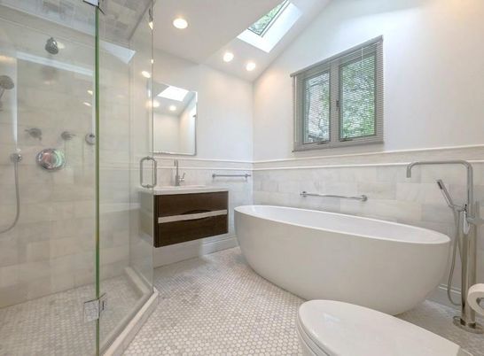 Bathroom, Free Standing Baths, Glass Shower, Interior, Recessed Lighting