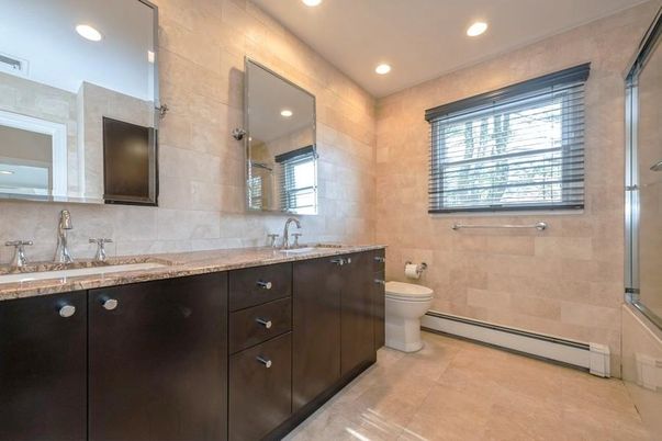 Bathroom, Dual Sink Vanities, Interior, Recessed Lighting