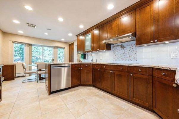 Dining room, Interior, Kitchen, Recessed Lighting, Stainless Steel Appliances