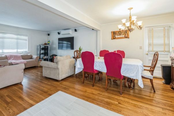 Chandelier, Dining room, Interior, Living room, Wood Texture Flooring