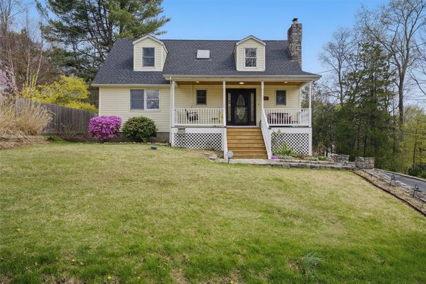Backyard, Exterior, Facade, Cape Cod