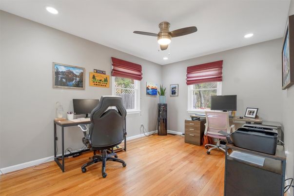 Home Office, Interior, Recessed Lighting, Wood Texture Flooring
