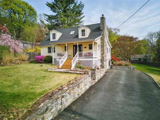 Backyard, Exterior, Facade, Cape Cod