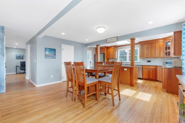 Dining room, Interior, Kitchen, Recessed Lighting, Wood Texture Flooring