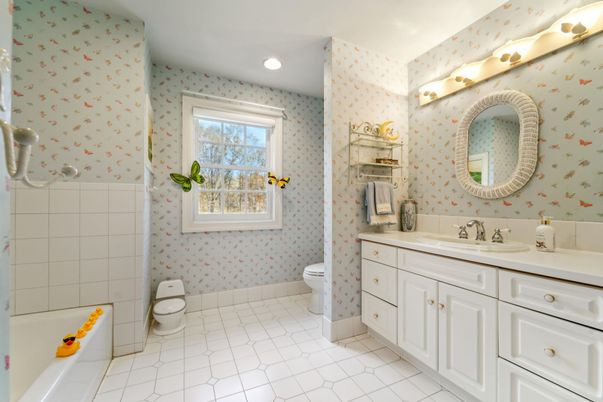 Bathroom, Interior, Recessed Lighting
