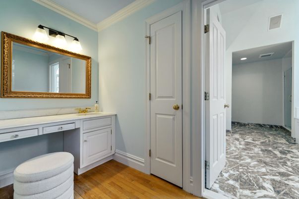 Bathroom, Interior, Recessed Lighting, Wood Texture Flooring