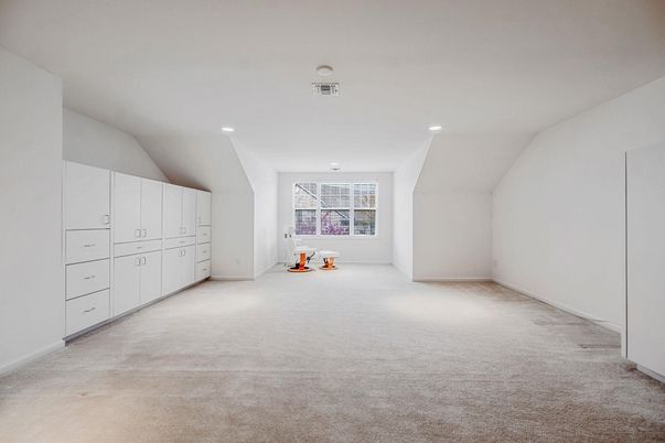 Empty room, Interior, Recessed Lighting