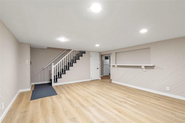 Interior, Recessed Lighting, Wood Texture Flooring