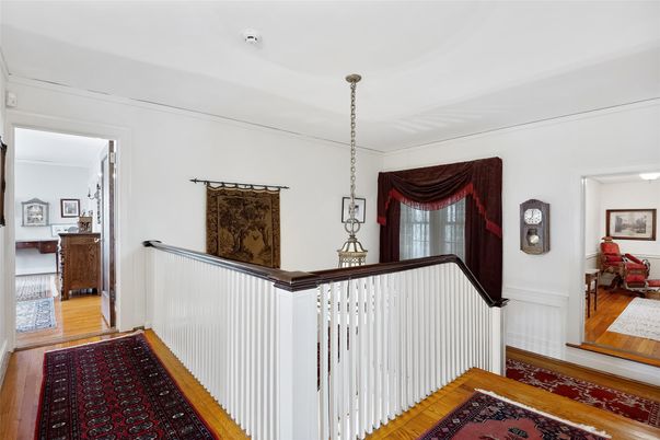 Interior, Pendant Lights, Wood Texture Flooring