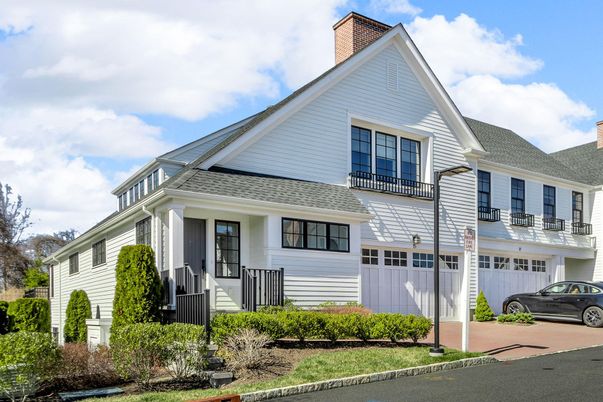 Attached, Exterior, Facade, Farmhouse