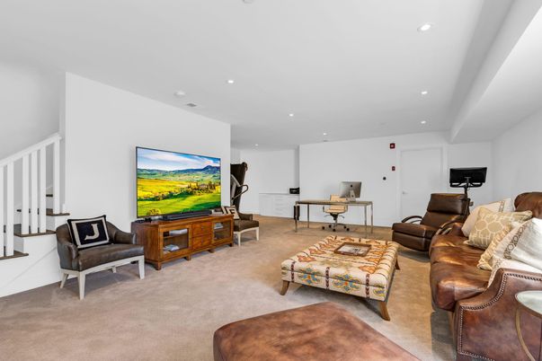 Fitness Equipment, Home Office, Interior, Living room, Recessed Lighting