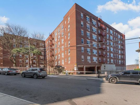 Exterior, Facade, Condo Building