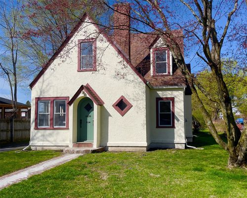 Exterior, Facade, Tudor Revival