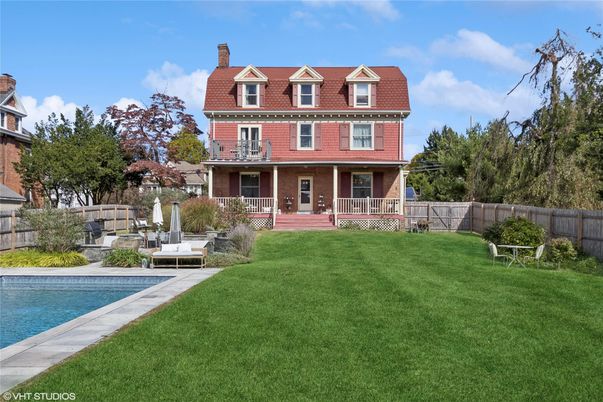 Backyard, Exterior, Facade, Pool, Georgian