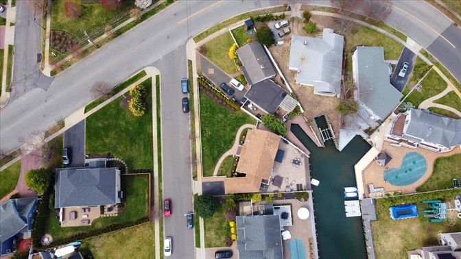 Exterior, Drone