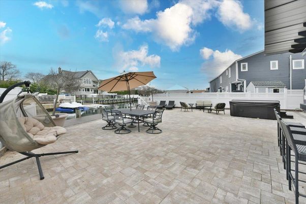 Exterior, Hot Tub