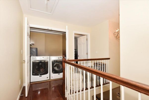 Interior, Utility Closets, Washer, Wood Texture Flooring