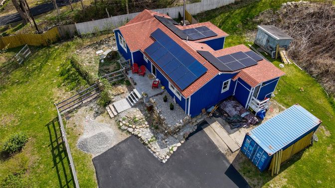 Exterior, Drone
